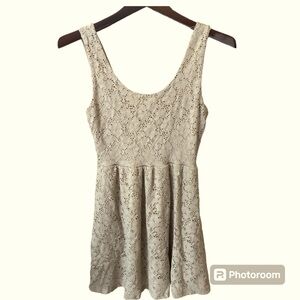 ⚡️ Adorable Baby Laced Doll Dress ~ Size S ⚡️